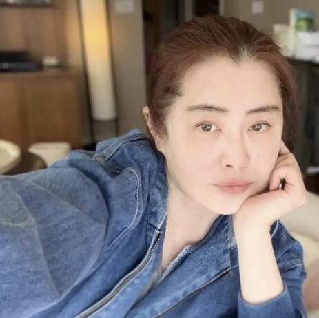王祖贤近照皮肤光滑似少女1