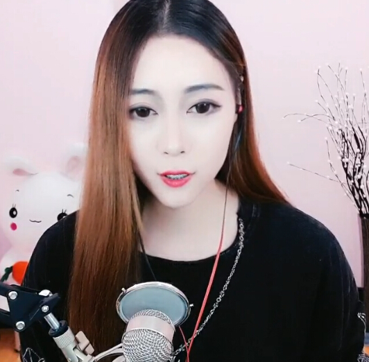 美女2