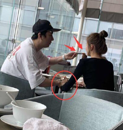 王思聪新女友甜仇 长发甜美可爱1