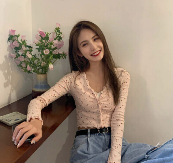 王思聪新女友甜仇 长发甜美可爱2