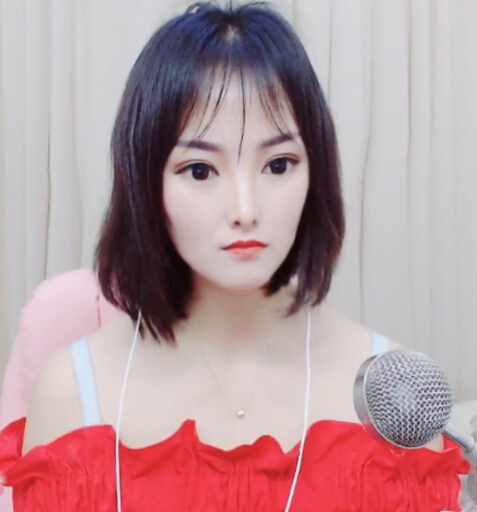 美女2