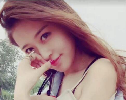 一个慵懒的午后 主播约你一起看直播1