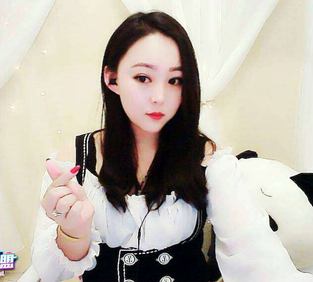 视频直播美女绝妙鼻音 一首歌送给你1