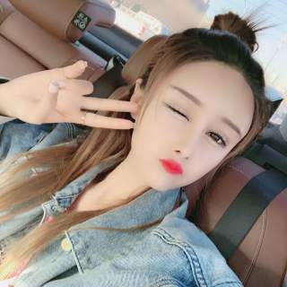 美女直播 主播展示自带降温特效的发型1