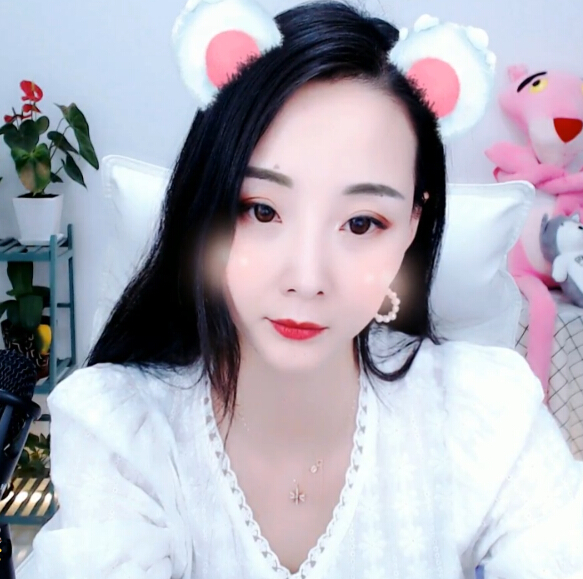 人气主播婉晴 安安静静的带来《我把真心给了你》