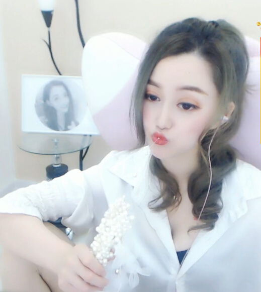 美女主播王淑芳2