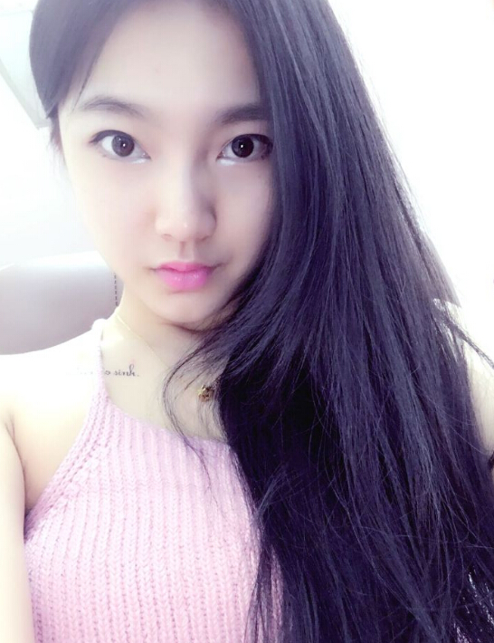 聊天交友 你喜欢这样的电竞少女吗?2
