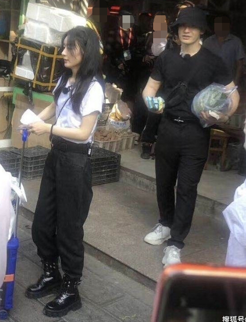 赵丽颖黄晓明买菜又甜又酷2