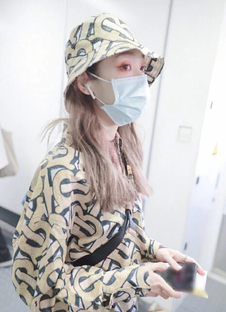 硬糖少女303希林娜依·高