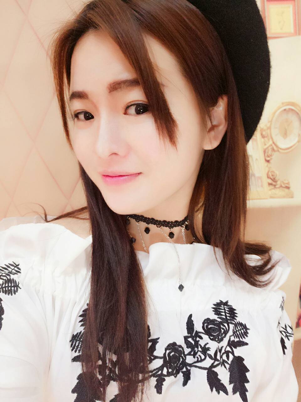 视频直播男生眼中的猫系女生1