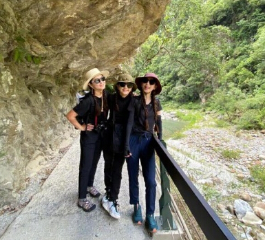 SHE相约爬山，格视觉美照显姐妹情深1