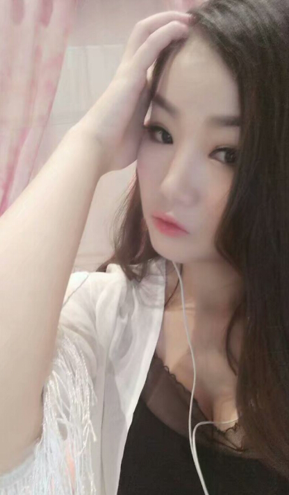 美女直播秀 主播说自己是汽水做的2