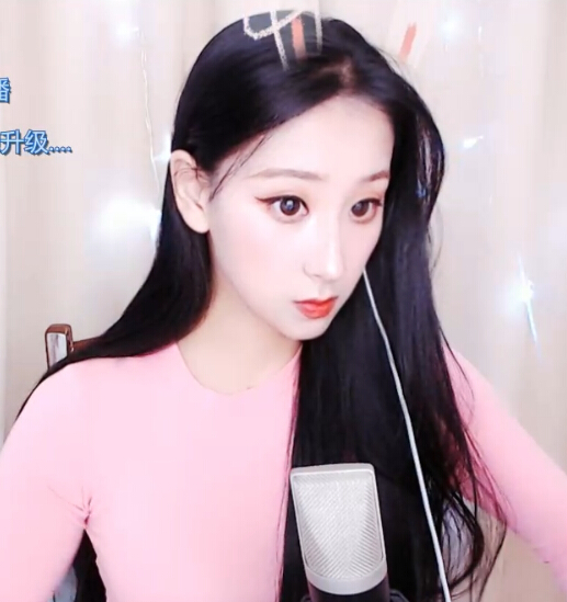 美女主播小仙儿 安静唱歌的情歌女王1