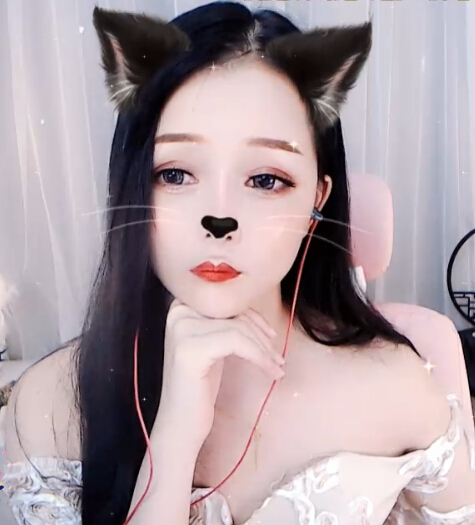 你的心醉在了她的酒窝里