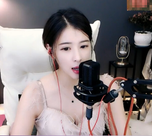 主播美女简单 是你躲不掉的心动1
