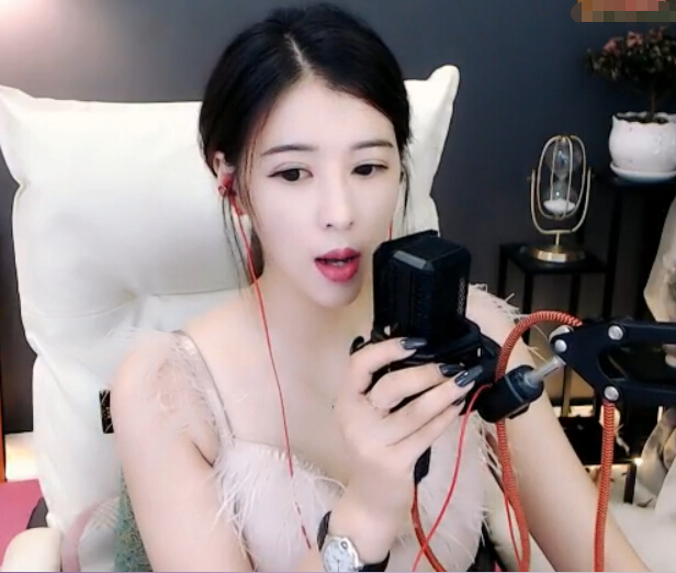 主播美女简单 是你躲不掉的心动2