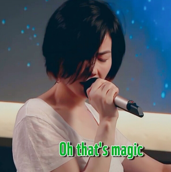 王菲现身直播K歌 清澈干净的嗓音十分迷人2