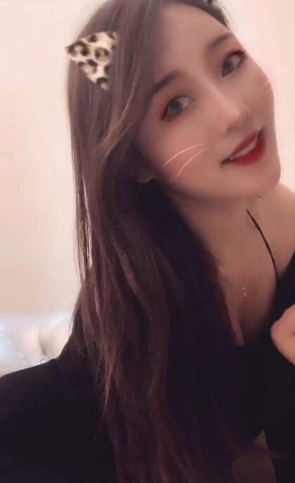 清丽出尘小姐姐宇宝的直播间3