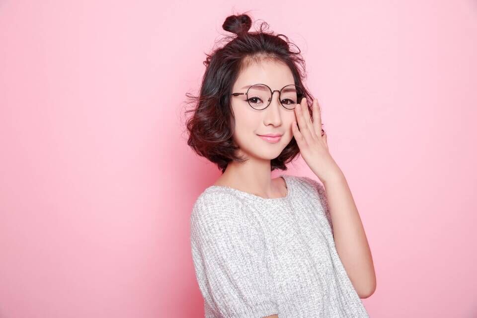 美女主播正在直播表演1