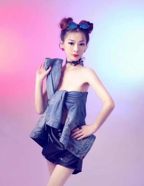 视频美女直播 筱称全站腰最细的主播2