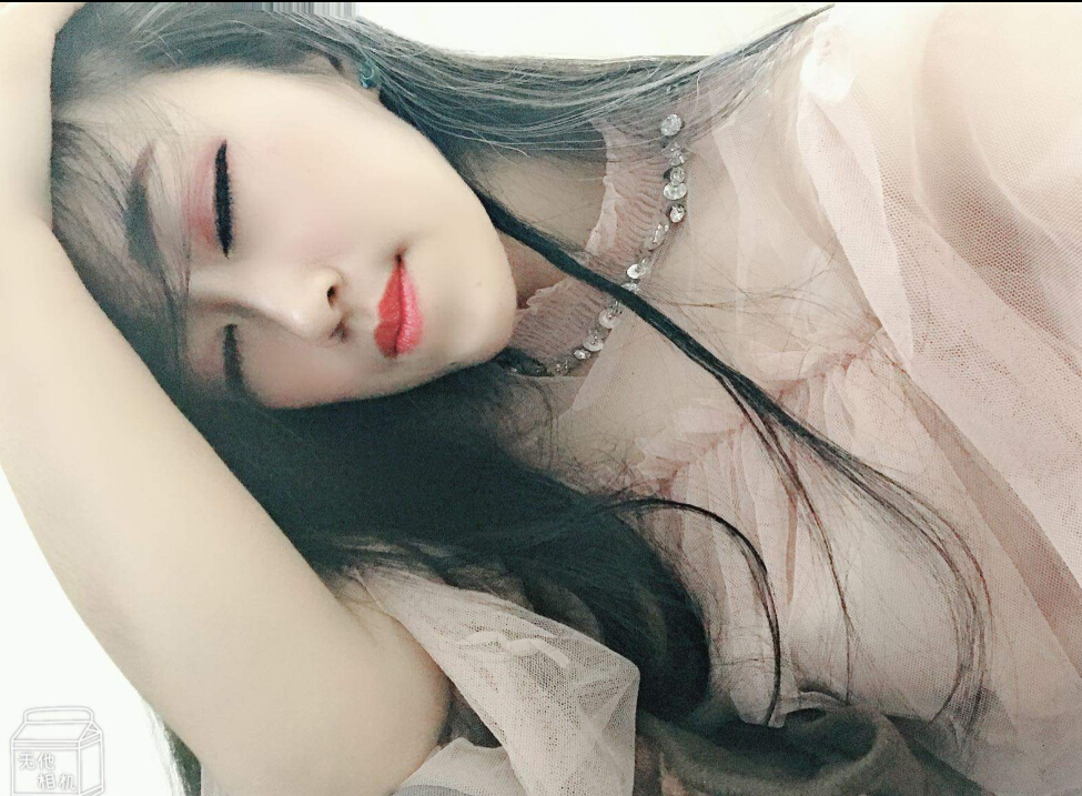 推荐美女主播多余 秀色人气榜第一2