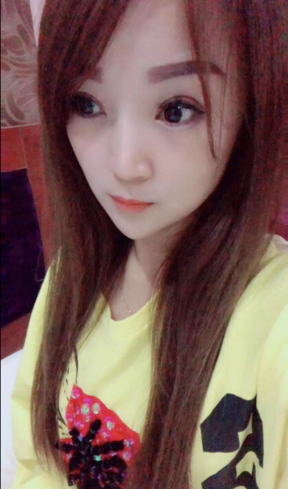 幽默御姐范美女主播小鱼宝宝2
