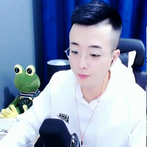 直播间主播一首《单身情歌》 提醒双十一是光棍节2