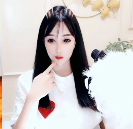 秀色锦鲤主播予诺，幸运得到大哥凤求凰豪礼1