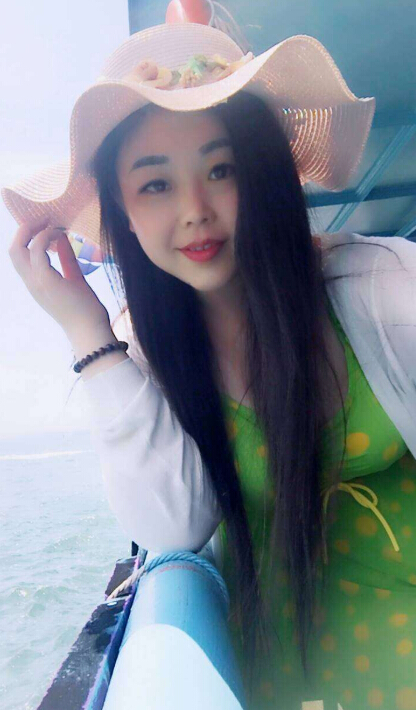 唱歌美女主播直播间 主播求扶贫2