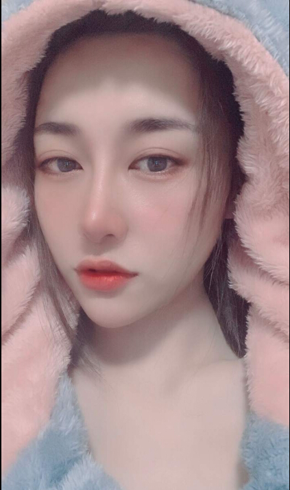 气质女神主播沐婉儿 50个跑车大哥直刷上跑道2