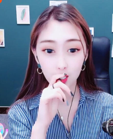 视频直播灵气可爱的美女主播奕萌1