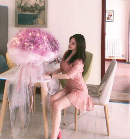 风趣幽默的美女主播Dear_阿柠1