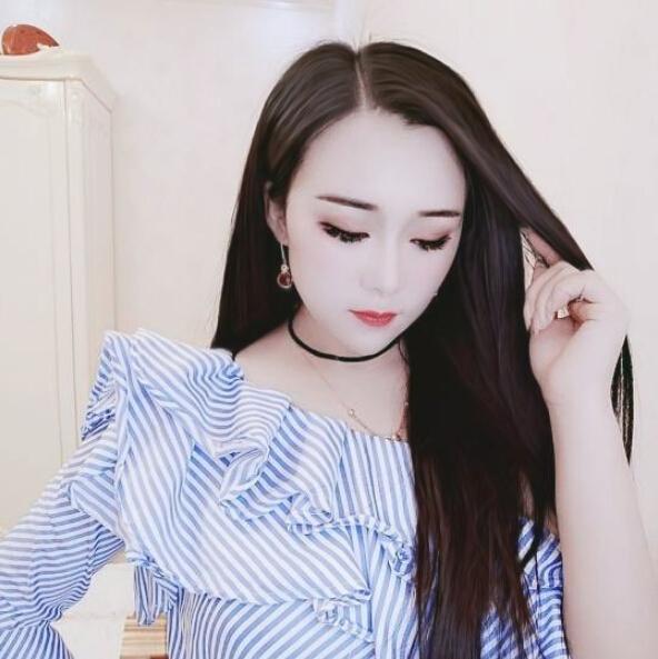 用笑容治愈一切的脱口秀主播美诺baby11