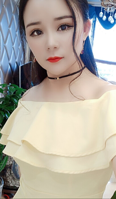 用笑容治愈一切的脱口秀主播美诺baby2