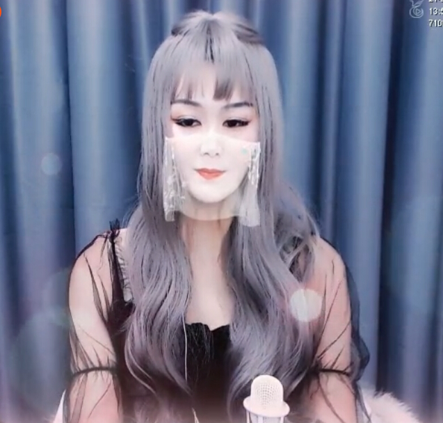 主播直播室 美女一粒彩蛋一个婚礼送主播上跑道2