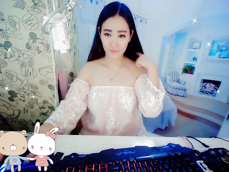 秀色美女直播 多种交友方式为你创造恋爱机会1
