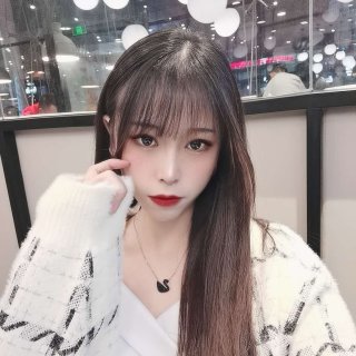 美女视频秀 主播直播间深情演唱走红歌曲1