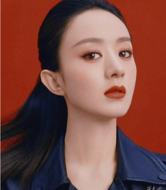 赵丽颖拍大片上演极致诱惑 大胆挑战侧颜杀太美了1