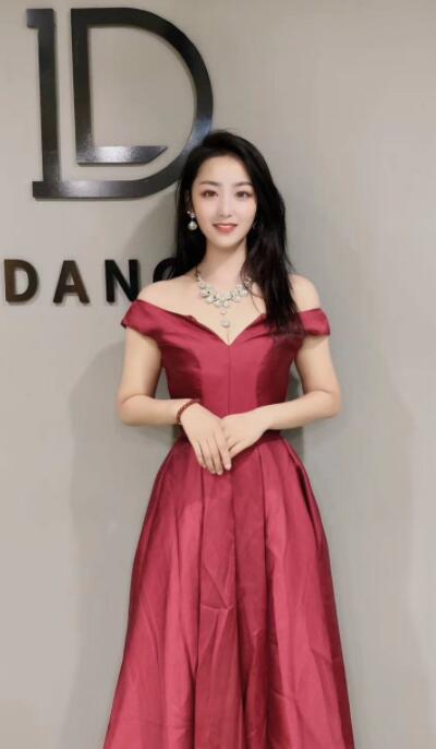 才艺多又暖又甜的美女主播顾梦2