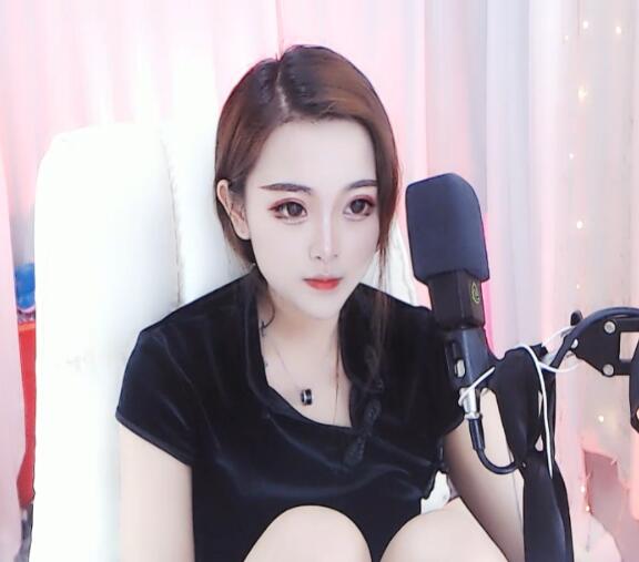 美女直播秀 你心中的女神小迪丽笑颜如花1
