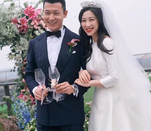 36岁朱珠结婚现场曝光 老公系清华大学教师2