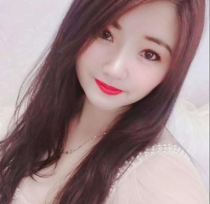 人气美女主播，要做一个向日葵女孩
