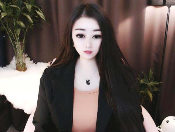 人气百变美女主播 你爱她哪副面孔2