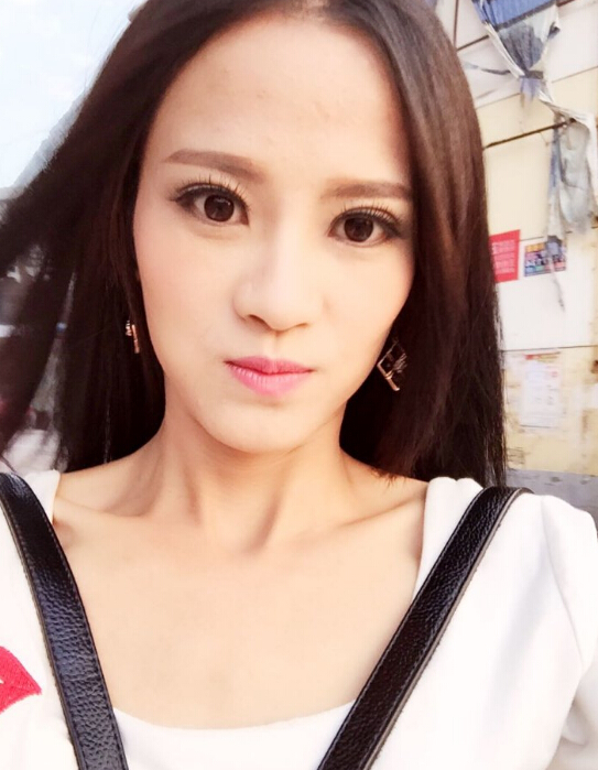 人气美女主播直播间 聊聊做过最浪漫的事1