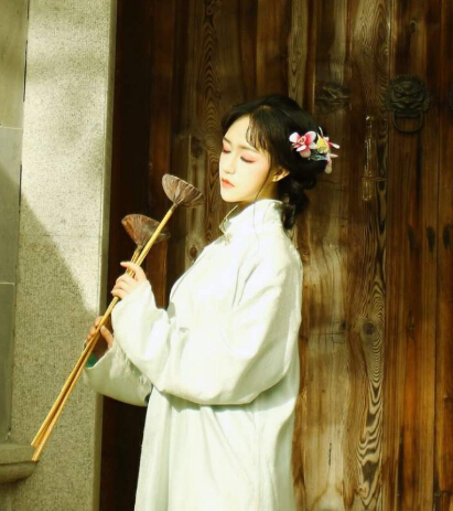 古风美女主播直播 低眸的一抹容颜，美得让人心醉!2