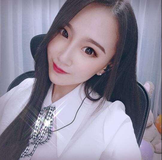 美女主播浊酒1