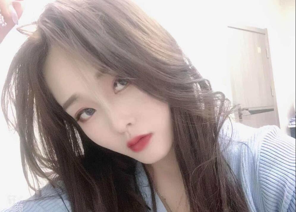 漂亮美女主播的世界有多浪漫2