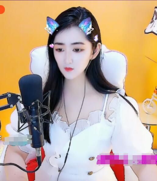 秀色人气主播歌者若曦 可爱逗趣的脱口秀美女1