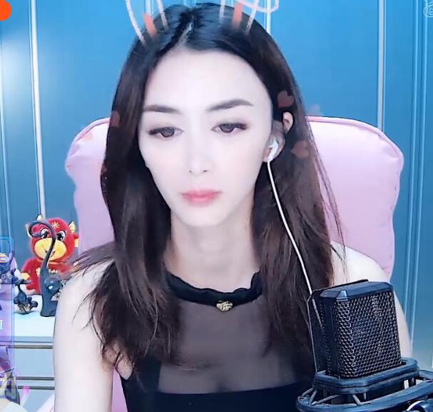 成都颜值美女主播猪猪 唱歌好听太美了1