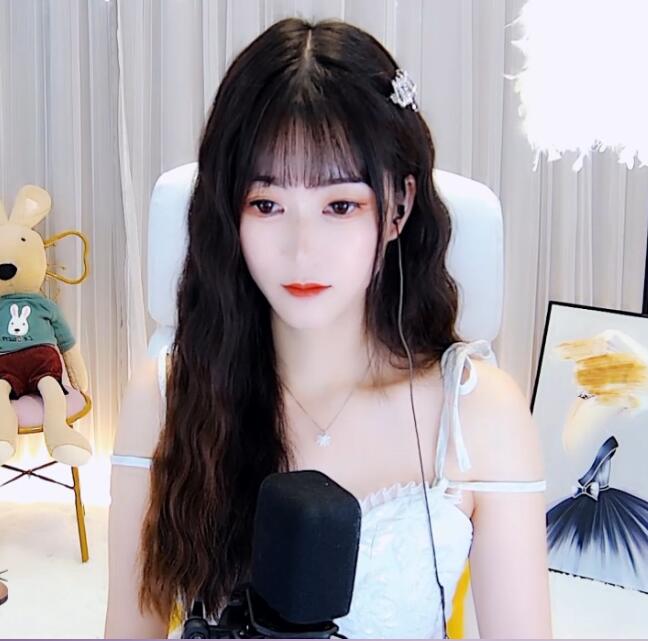 少女感美女主播甜茶 气质美女直播2
